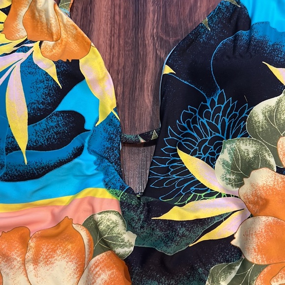 Lucky Brand Sunflower Slimming Tankini - Picture 8 of 12